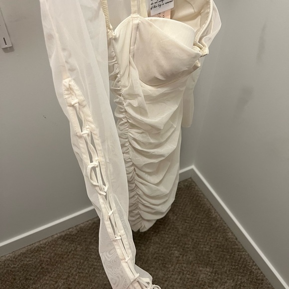 Oh Polly lace up sleeve Elegant White Long Sleeve Dress - Picture 6 of 8